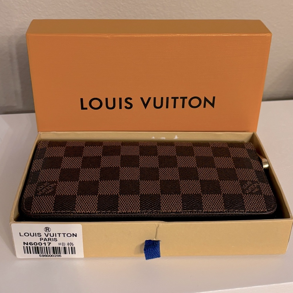 Louis Vuitton Damier Ebene Zippy Wallet